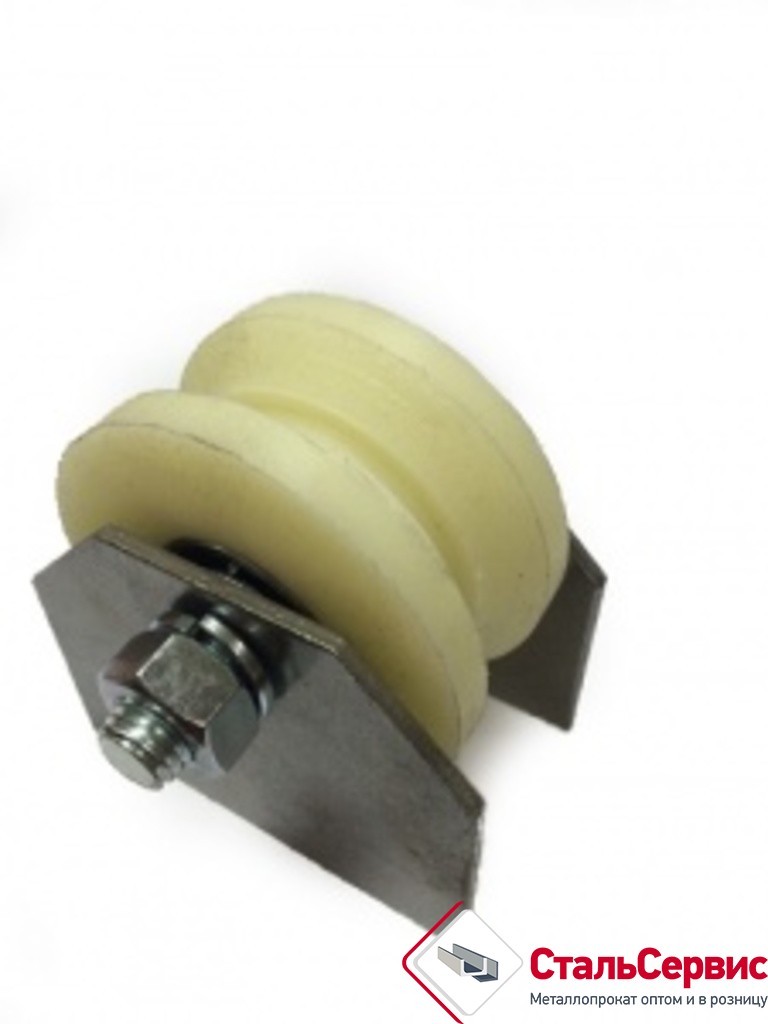 Ролик КАПРОРЛОН d 70мм под УГОЛ на ПЛАСТИНАХ Р2711